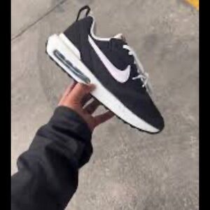 mens Nike air max dawn in 11.5 used great condition